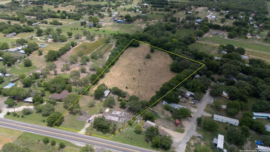Photo of 901 Fm 1620, Seguin, TX 78155 (MLS # 1881841)