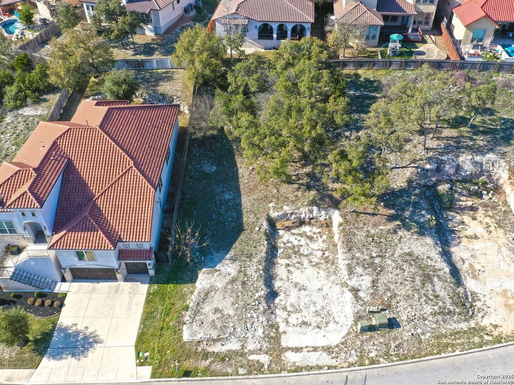 Photo of 8435 Sierra Hermosa, San Antonio, TX 78255 (MLS # 1852716)