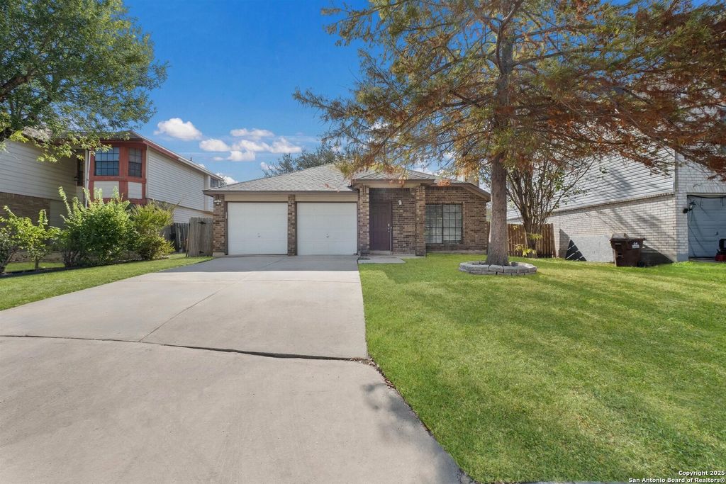 Photo of 6822 Quail Lake, San Antonio, TX 78244 (MLS # 1915141)