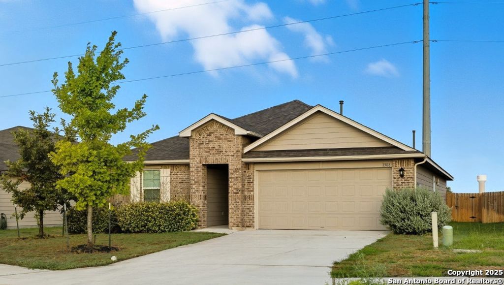 Photo of 1308 Parkwood, Seguin, TX 78155 (MLS # 1919994)