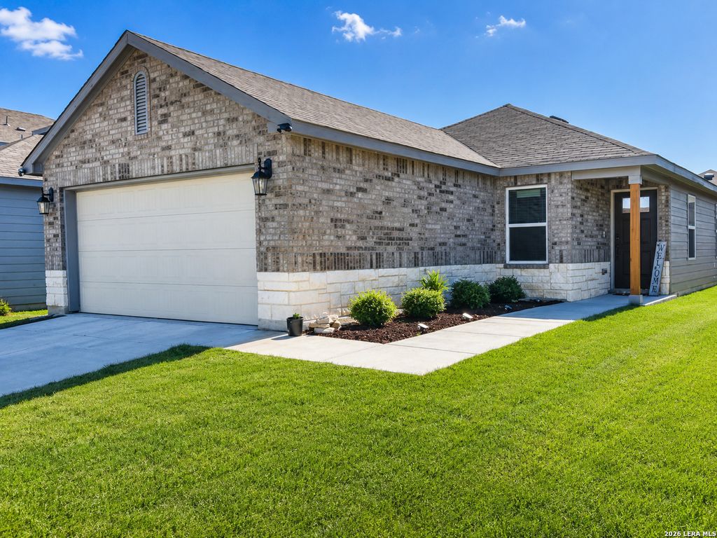 Photo of 5911 MACDONA RDG, San Antonio, TX 78252 (MLS # 1973692)
