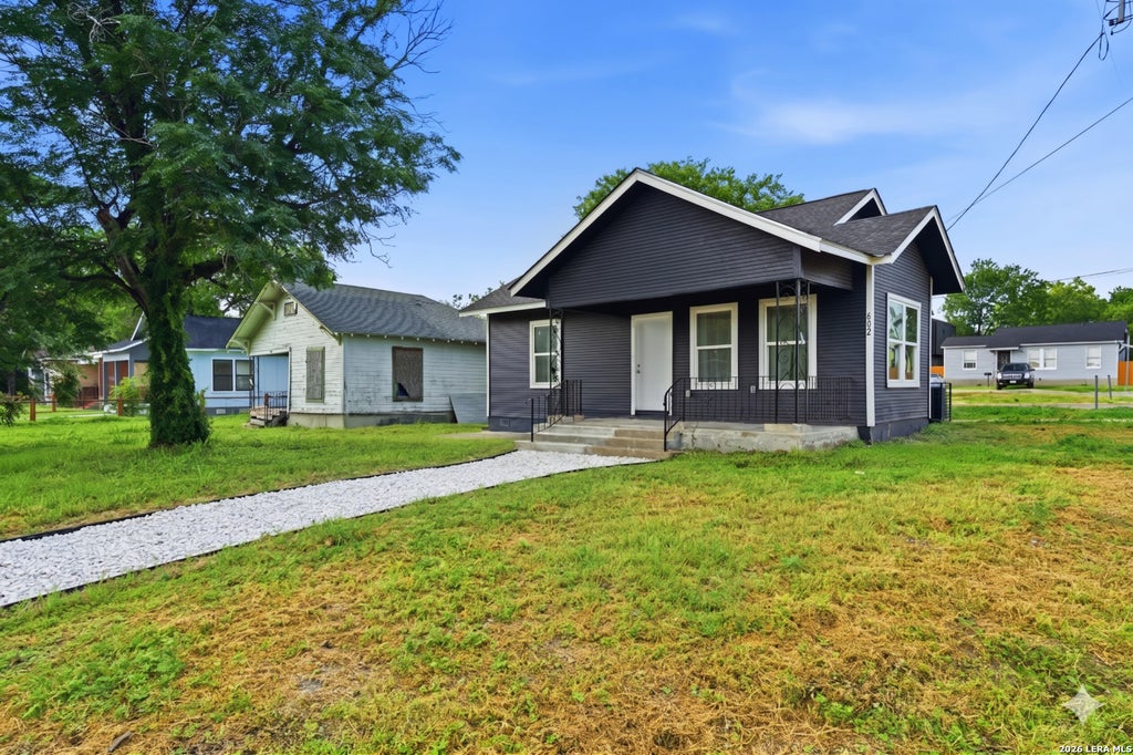 Photo of 602 Canton, San Antonio, TX 78202 (MLS # 2017854)