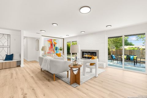 446 Spaceway Dr Windcrest TX 78239