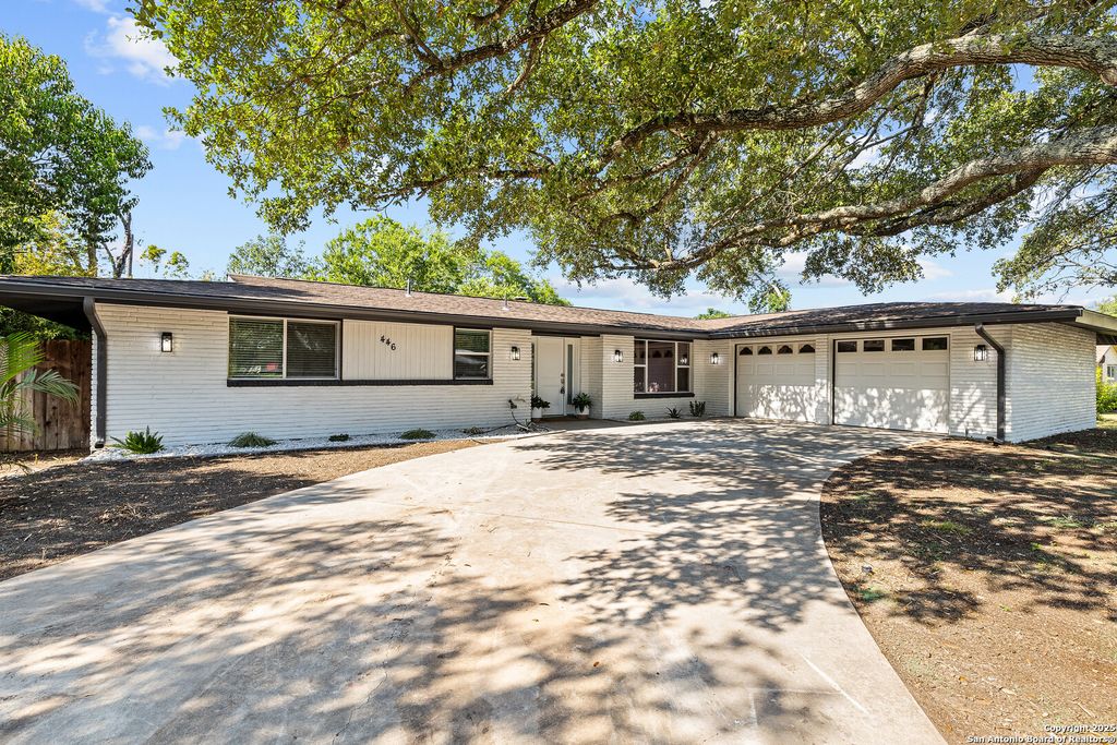 Photo of 446 Spaceway Dr, Windcrest, TX 78239 (MLS # 1920805)