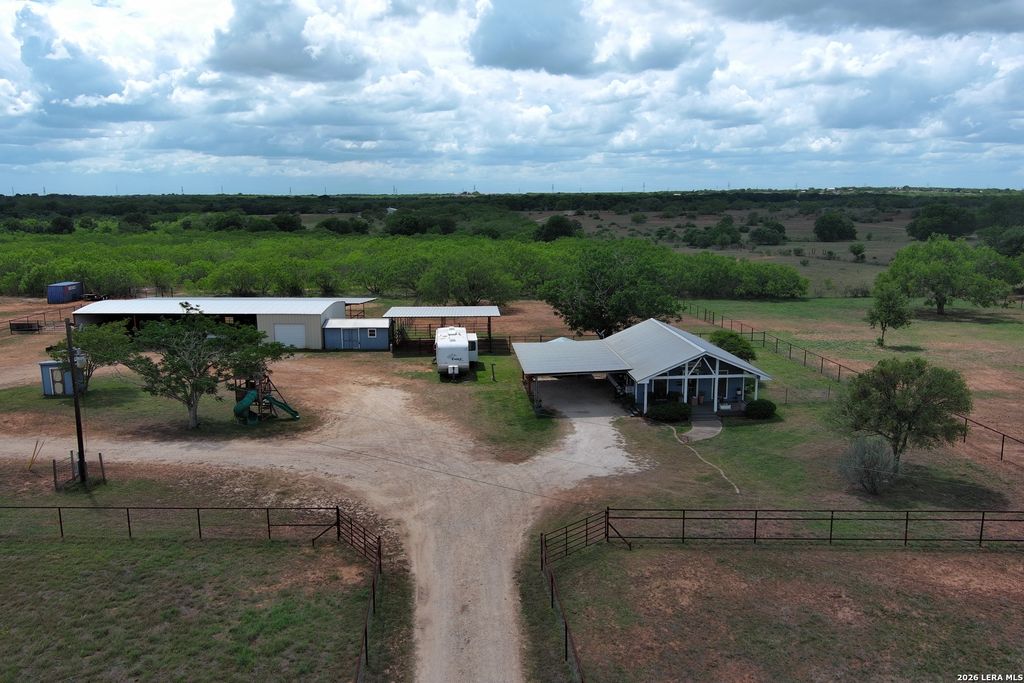 Photo of 199 OLD CAMPBELL RD, Seguin, TX 78155 (MLS # 1957559)