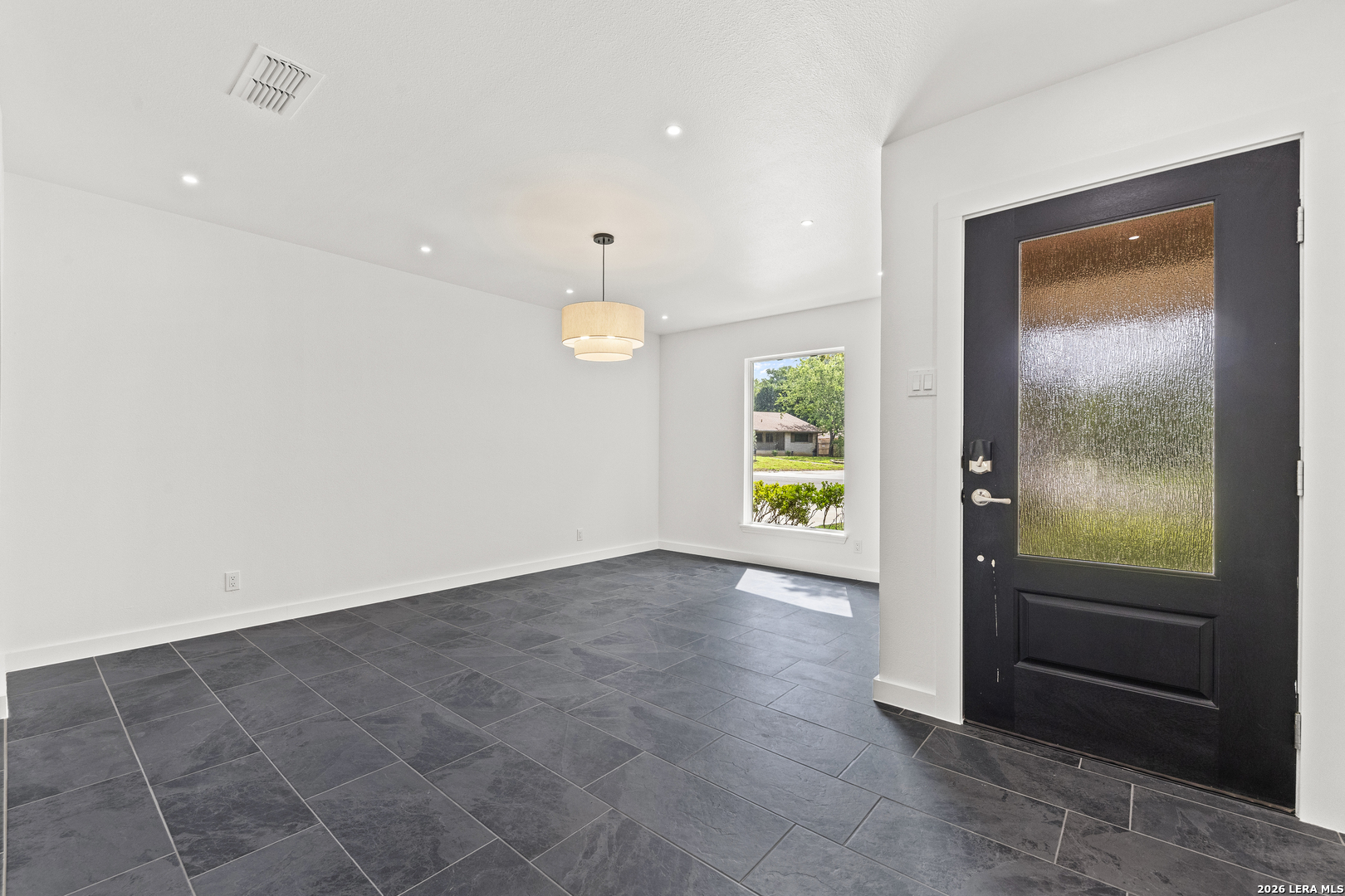 413 GLADIOLA LN