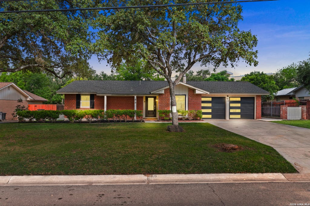 Photo of 413 GLADIOLA LN, Castle Hills, TX 78213 (MLS # 1973393)