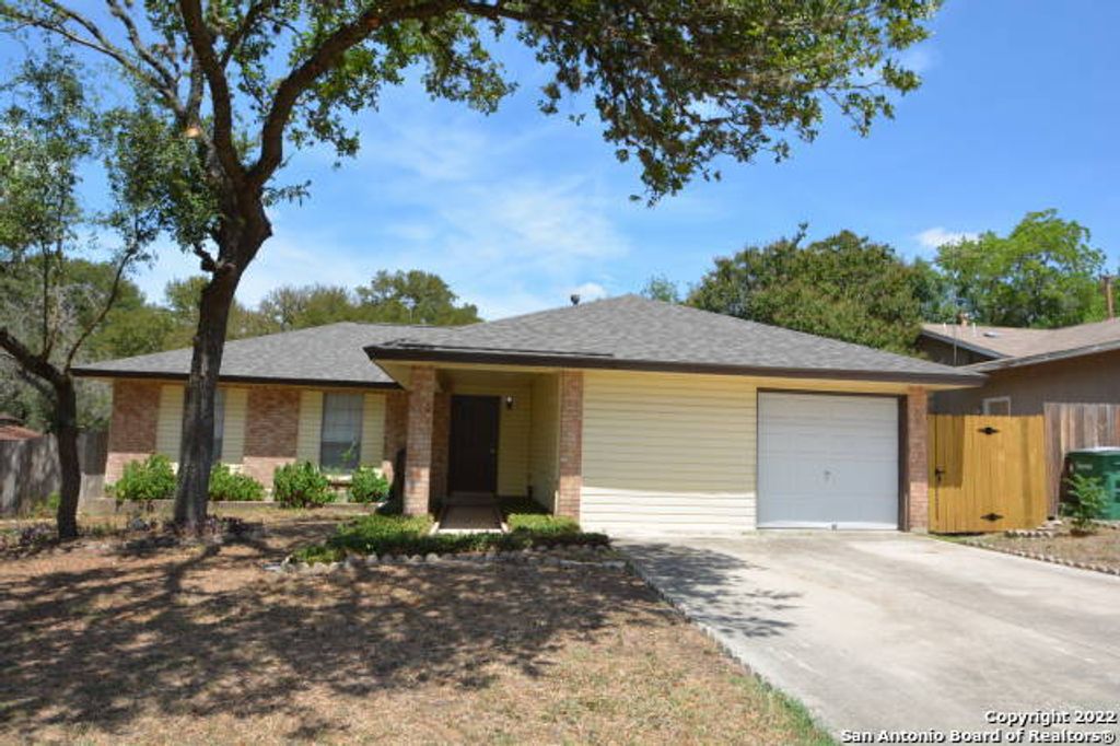 Photo of 9231 RIDGE TOWN, San Antonio, TX 78250 (MLS # 1898644)
