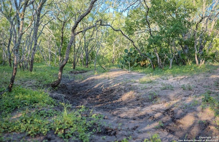 Photo 1 of 6 — 000 County Line Rd # 120, Beeville, TX 78102
