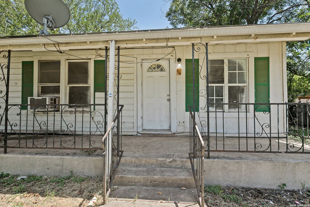 Photo of 1102 CECILIA ST, San Antonio, TX 78207 (MLS # 2004251)