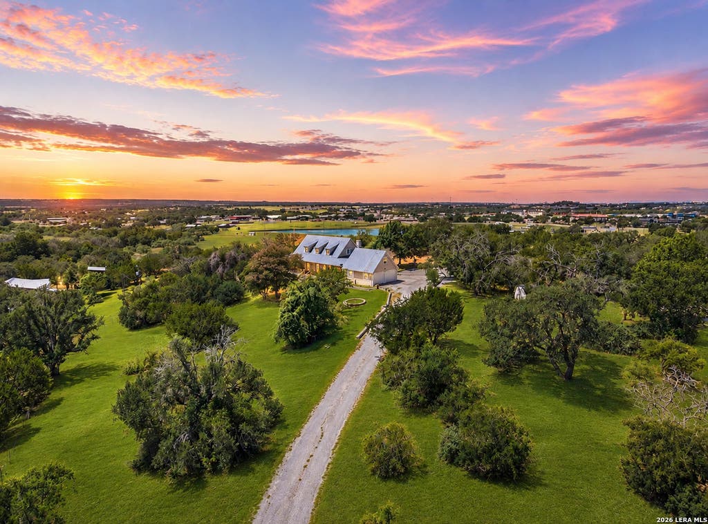 Photo of 1405 Countryside Bnd, Fredericksburg, TX 78624 (MLS # 2010123)