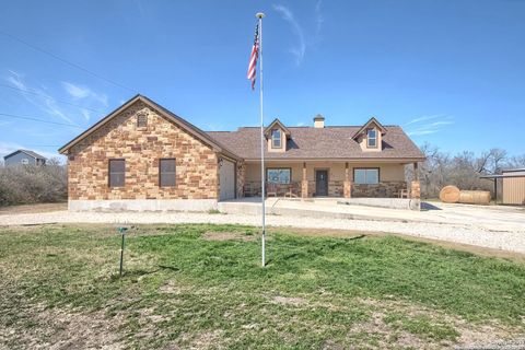 6197 PFEIL RD Schertz TX 78154
