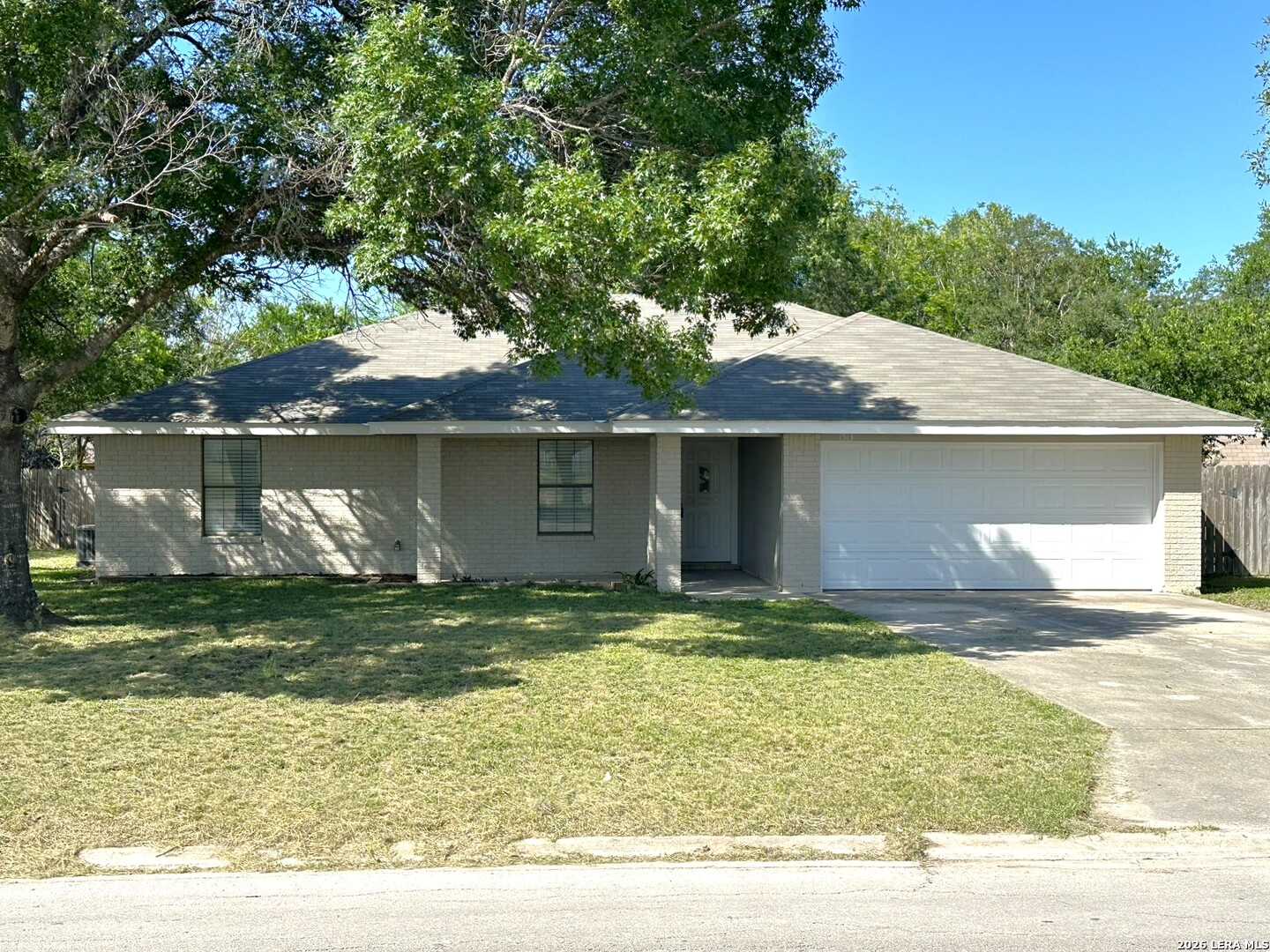 Photo 1 of 13 — 1513 PRESTON DR, Seguin, TX 78155