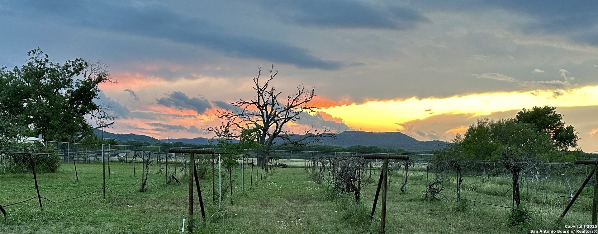 Utopia, Texas 78884, United States, 4 Bedrooms Bedrooms, ,2 BathroomsBathrooms,Residential,Active,178595