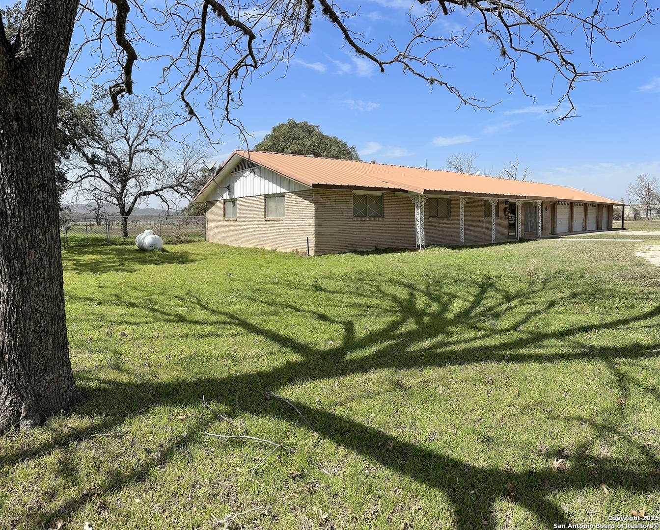 Utopia, Texas 78884, United States, 4 Bedrooms Bedrooms, ,2 BathroomsBathrooms,Residential,Active,178595