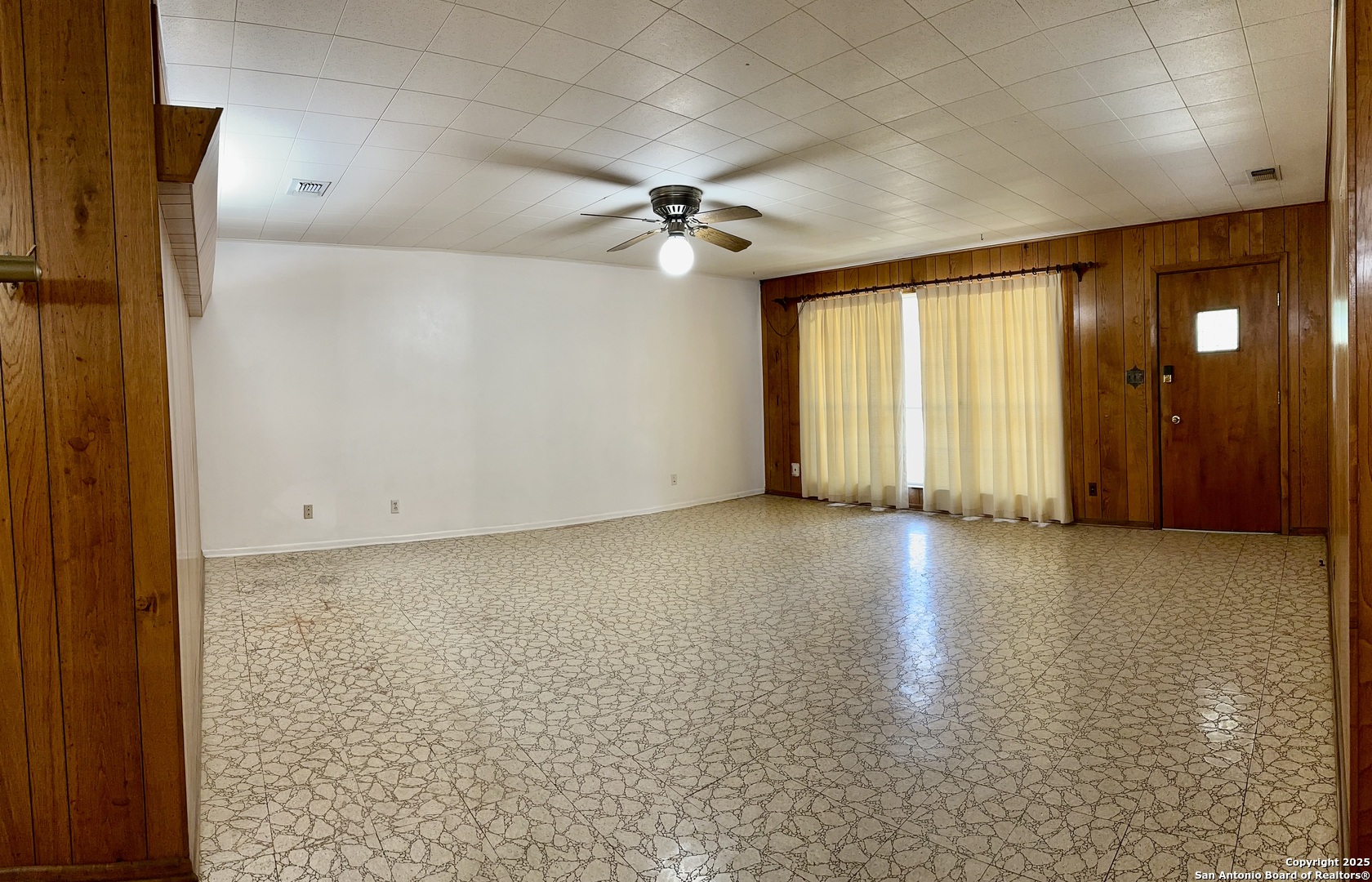 Utopia, Texas 78884, United States, 4 Bedrooms Bedrooms, ,2 BathroomsBathrooms,Residential,Active,178595