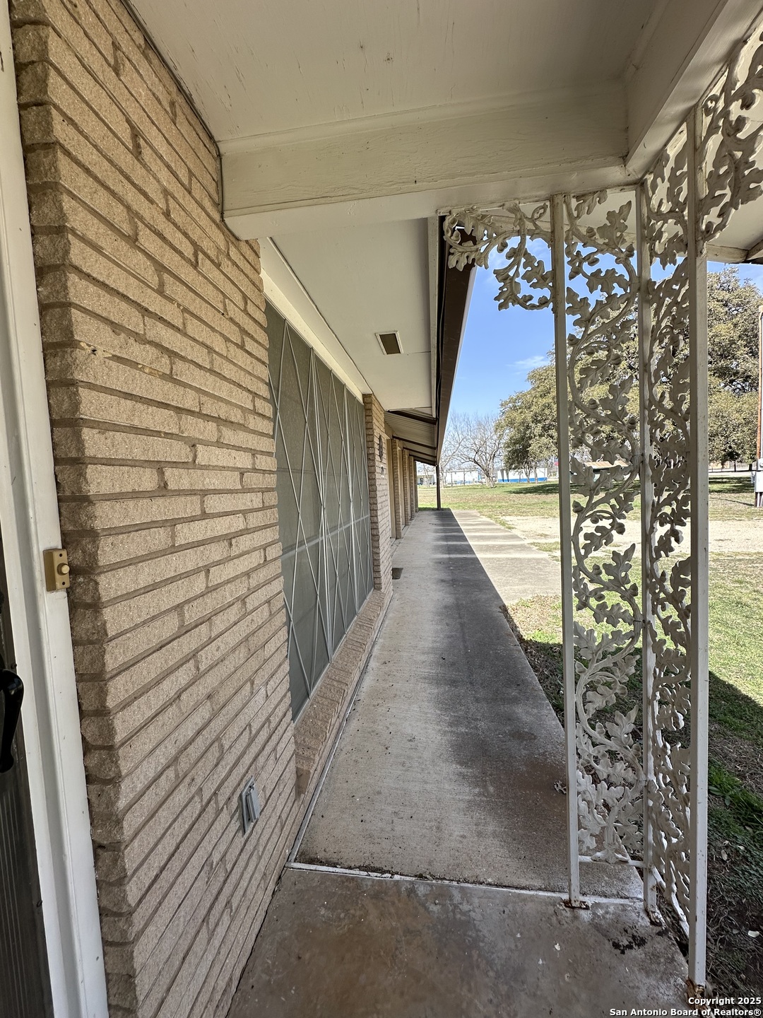 Utopia, Texas 78884, United States, 4 Bedrooms Bedrooms, ,2 BathroomsBathrooms,Residential,Active,178595