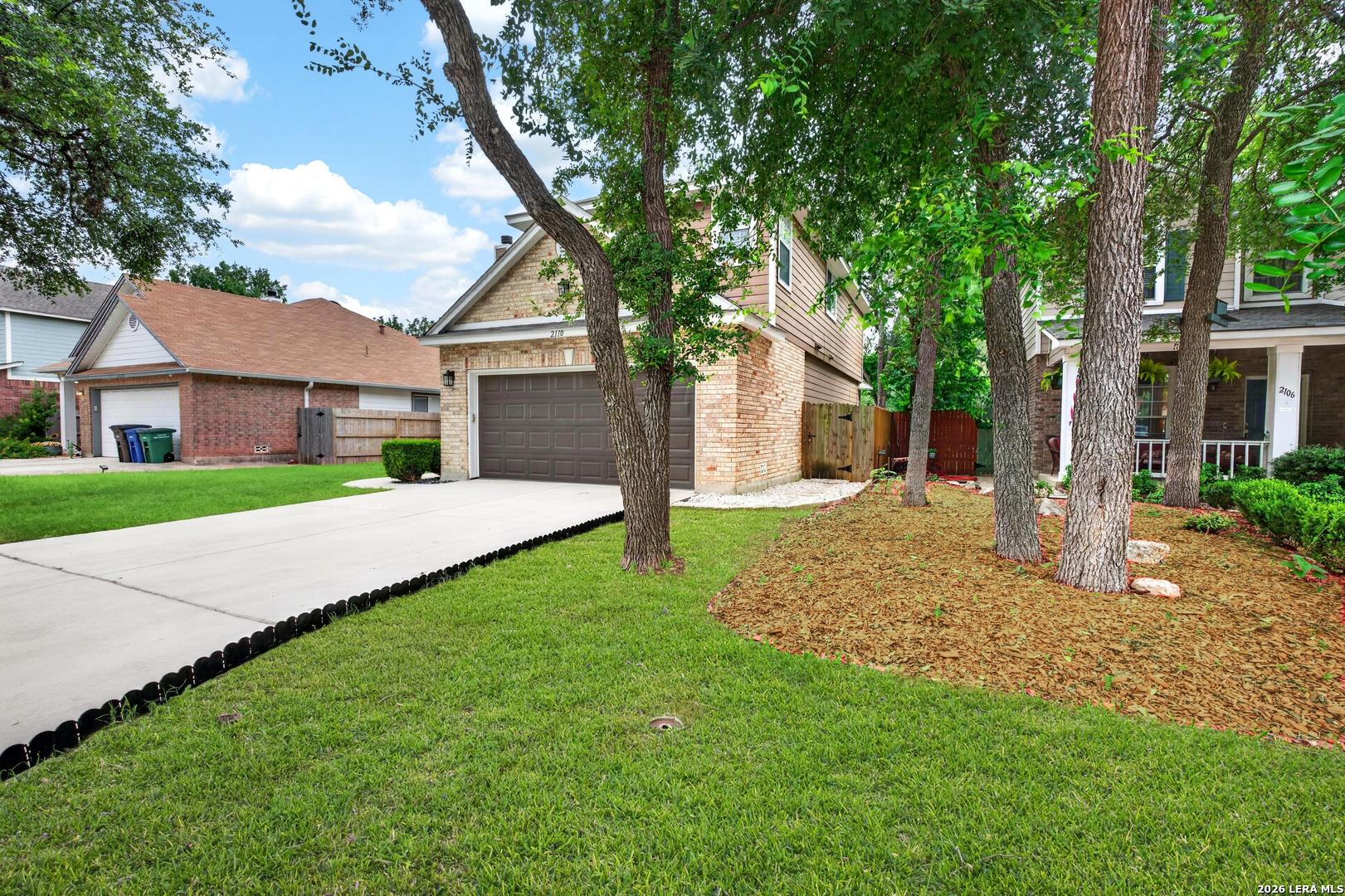 2110 REDWOODS CRST