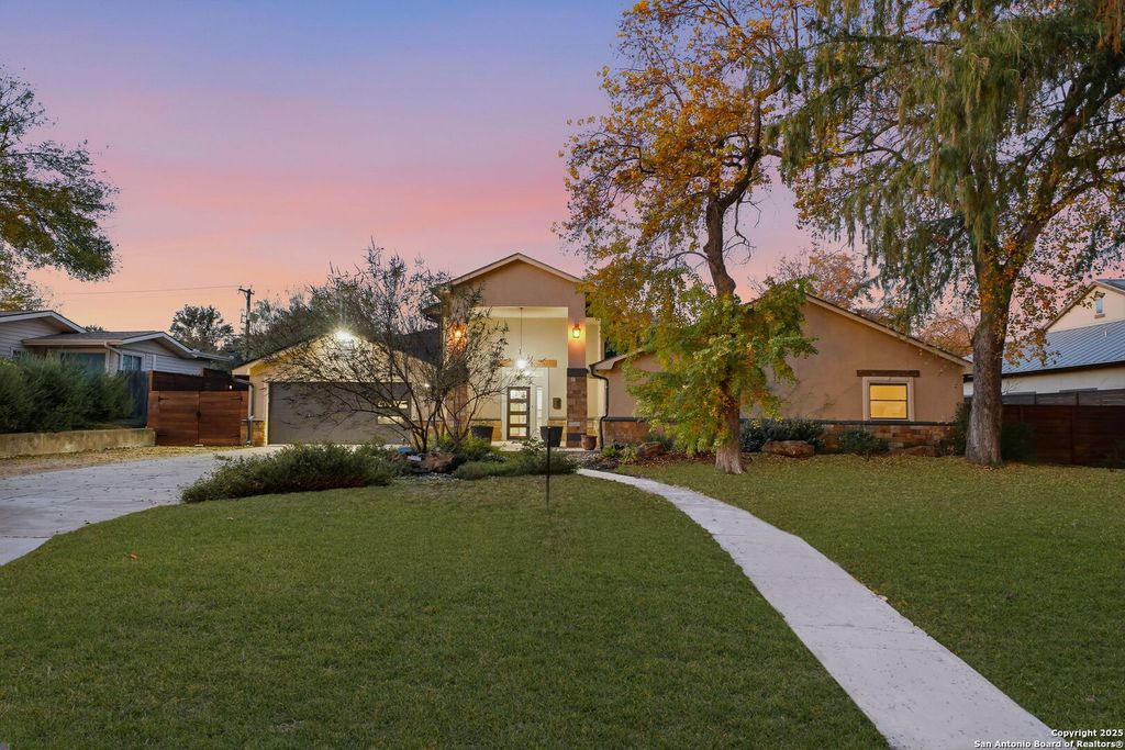 Photo of 1069 IVY LN, Terrell Hills, TX 78209 (MLS # 1930005)