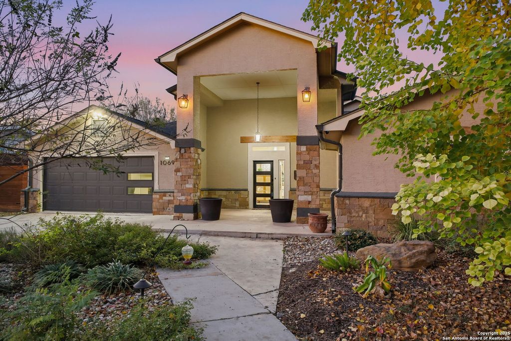 Photo of 1069 IVY LN, Terrell Hills, TX 78209 (MLS # 1930005)