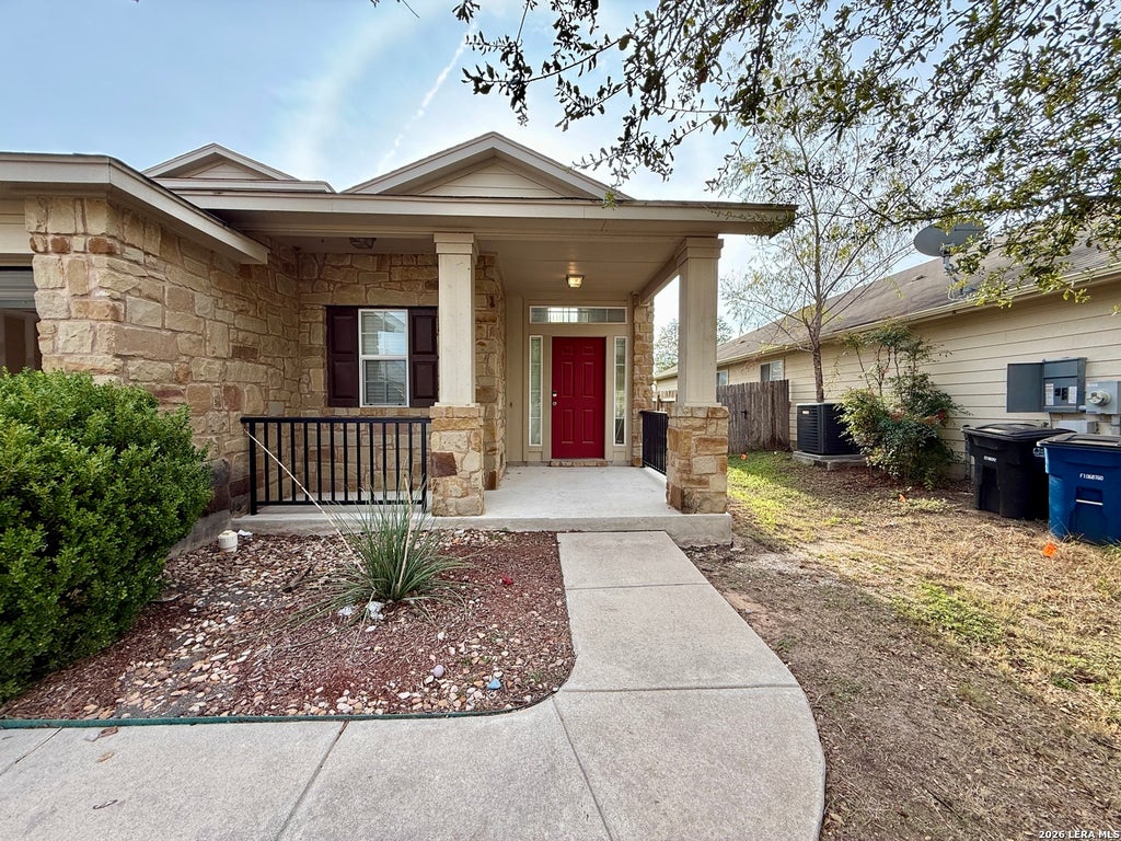 Photo of 558 BRIGGS DR, New Braunfels, TX 78130 (MLS # 2020042)