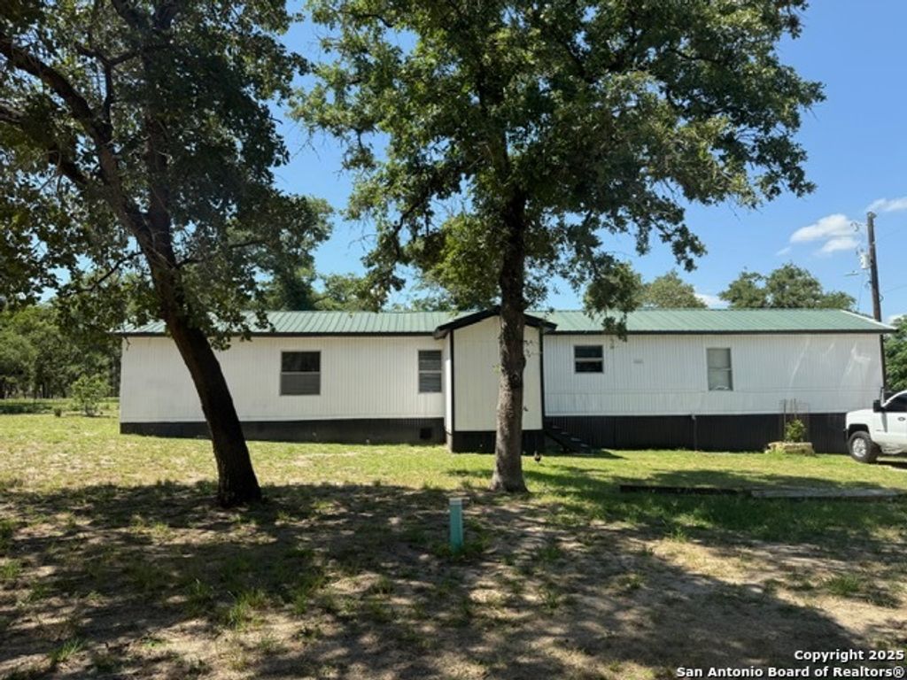 Photo of 108 Deep Woods, Seguin, TX 78155 (MLS # 1948197)