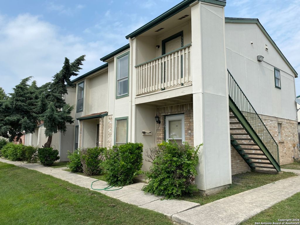 Photo of 4949 Hamilton Wolfe 5201 #5201, San Antonio, TX 78229 (MLS # 1928196)