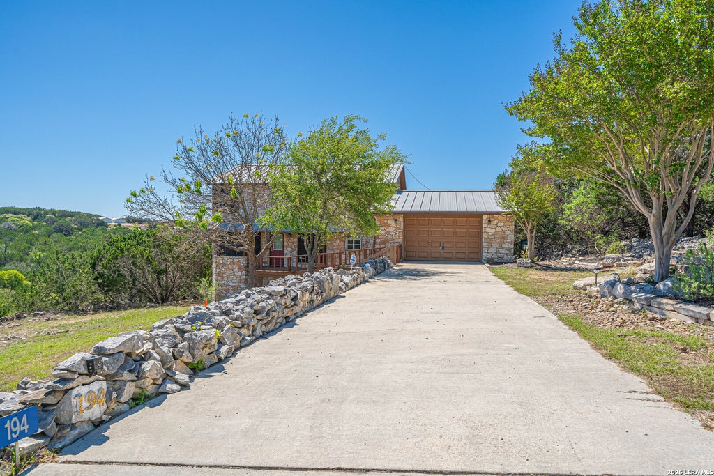 Photo of 194 NW Hills Dr, Kerrville, TX 78028 (MLS # 1957177)