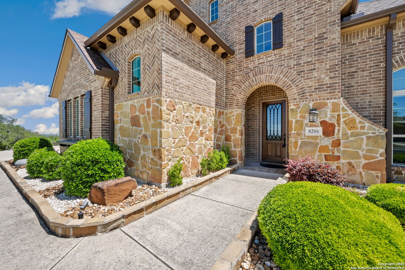 8206 WINECUP HILL