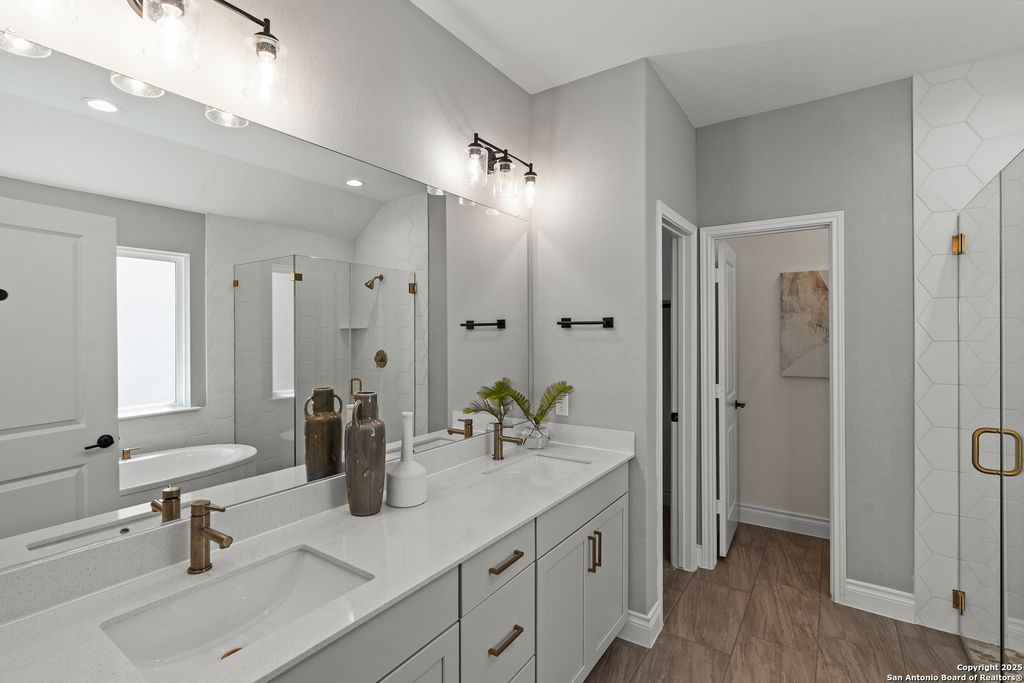 Photo of 308 Rustic Barn Lane, Boerne, TX 78006 (MLS # 1922977)