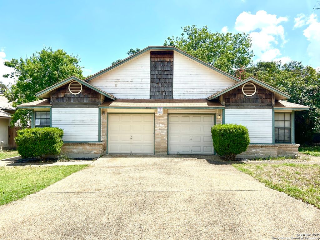 Photo of 8906 AMBER DUSK, San Antonio, TX 78250 (MLS # 1944054)