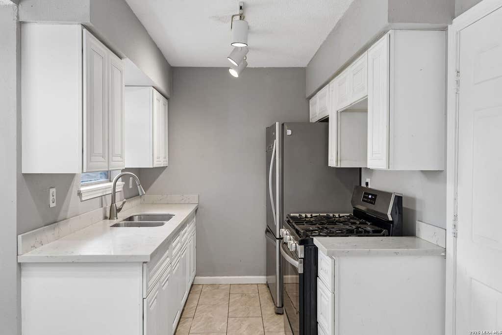 Photo of 5026 Gene Cernan Dr, Kirby, TX 78219 (MLS # 1964405)