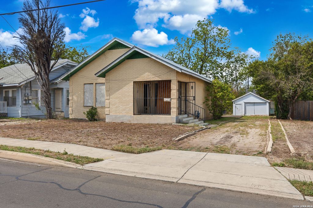 Photo of 2437 E Houston St, San Antonio, TX 78202 (MLS # 1958604)