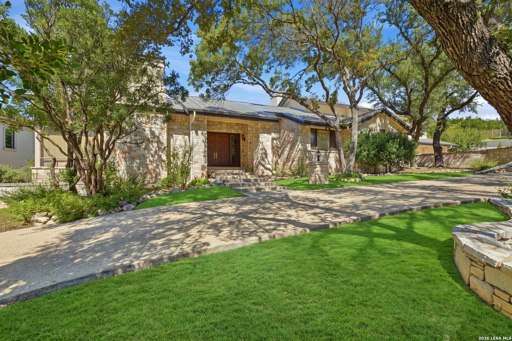 Photo of 13 VINEYARD, San Antonio, TX 78257 (MLS # 2022657)