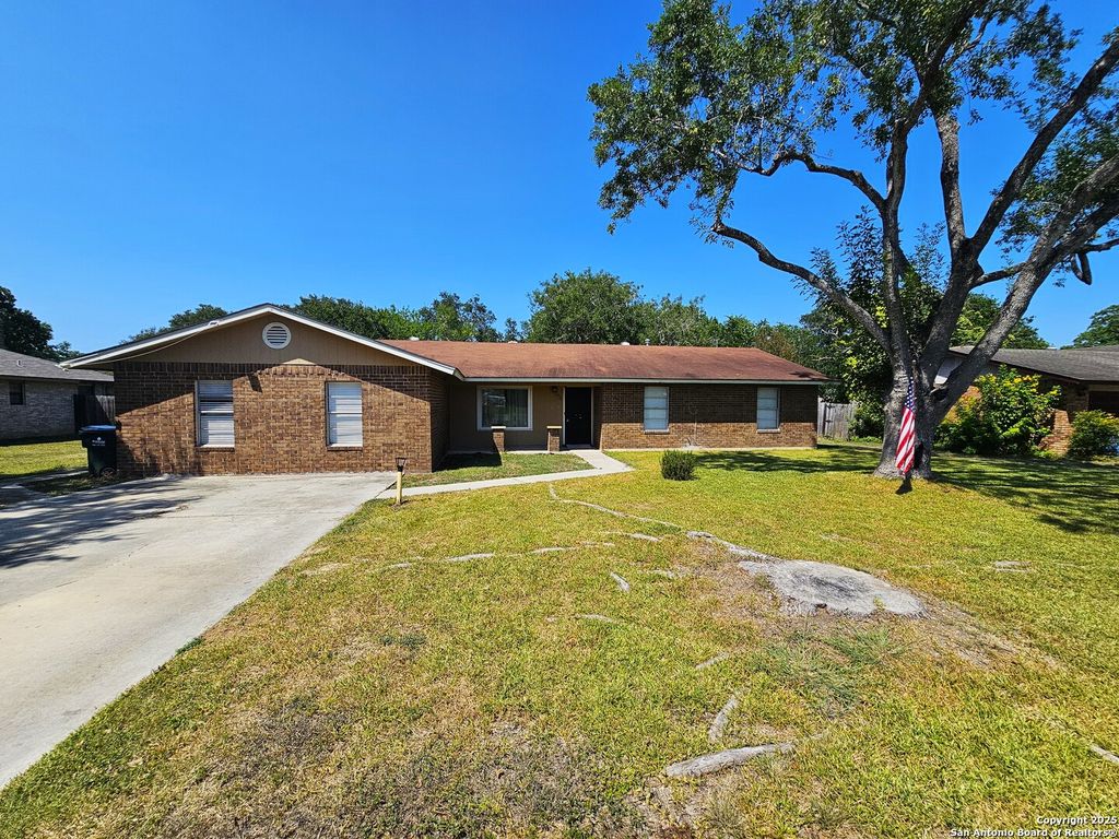 Photo of 1648 Eastwood, Seguin, TX 78155 (MLS # 1899300)