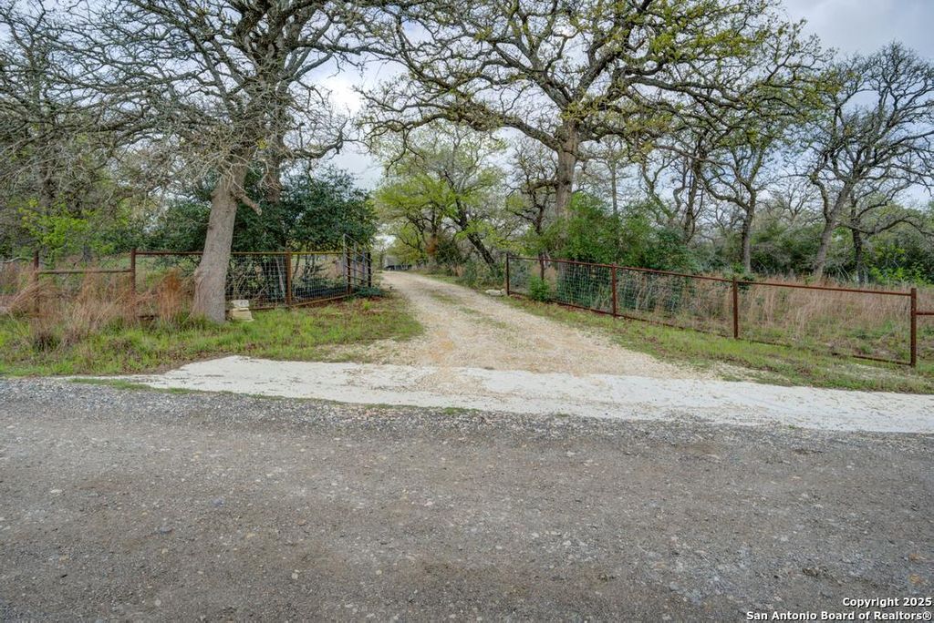 Photo of 140 guadalupe ranch, Seguin, TX 78155 (MLS # 1937017)