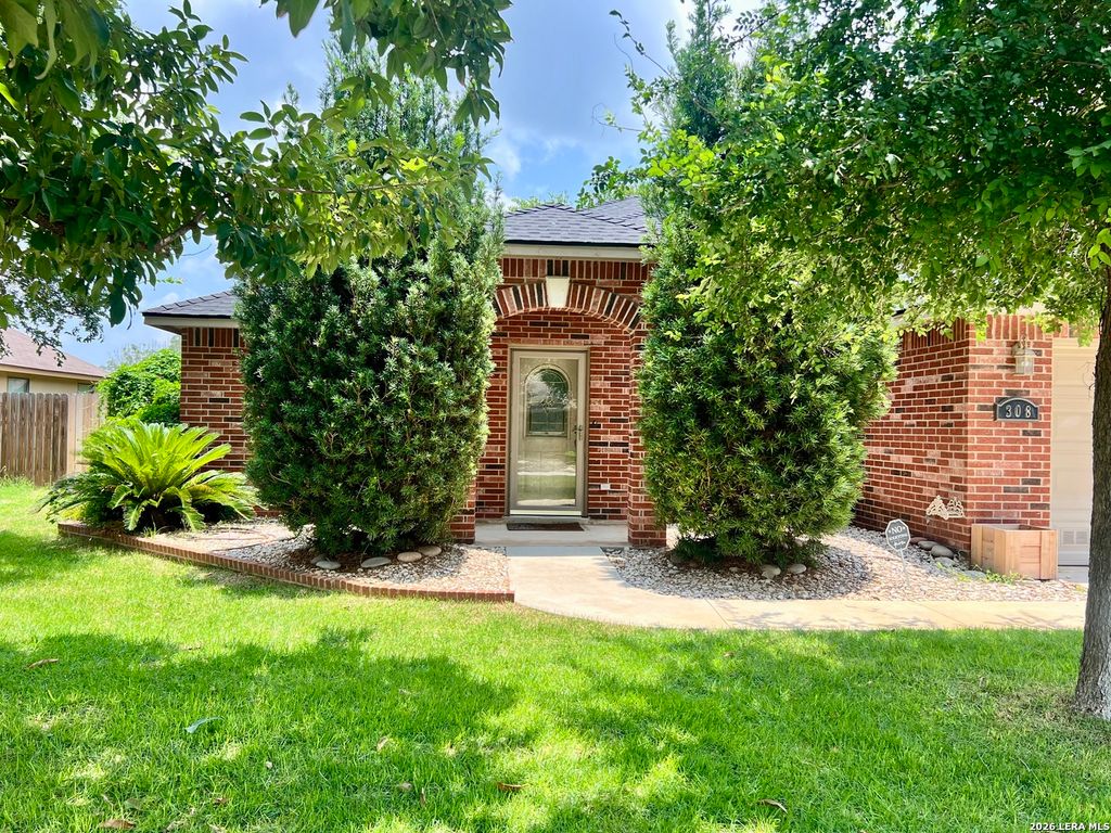 Photo of 308 Bunker Hill, Pleasanton, TX 78064 (MLS # 1973653)