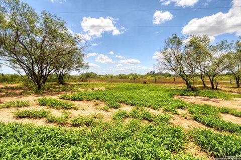 A home in Floresville