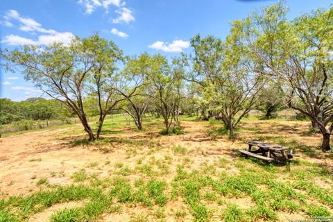 A home in Floresville