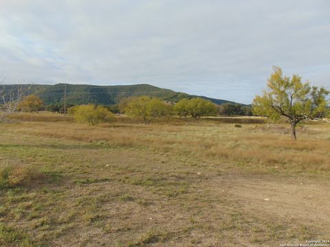 A home in Leakey