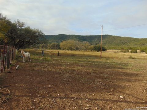 A home in Leakey