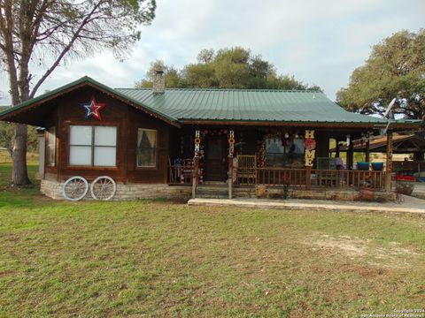 A home in Leakey