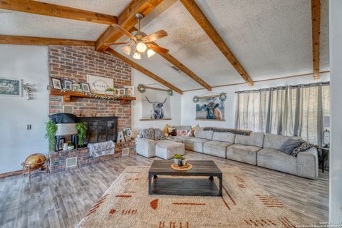 36 Pecan Dr Leakey TX 78873