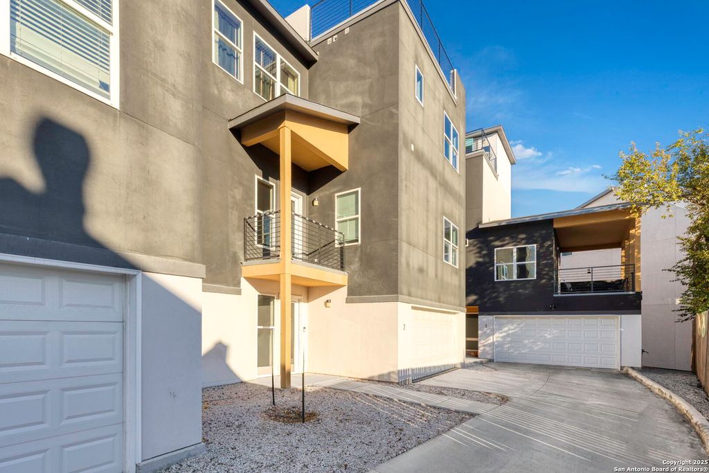 Photo of 100 Lewis St. BLDG #7, San Antonio, TX 78212 (MLS # 1927121)