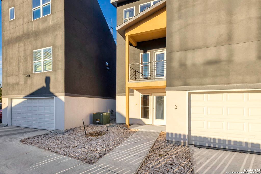 Photo of 100 Lewis St. BLDG #7, San Antonio, TX 78212 (MLS # 1927121)