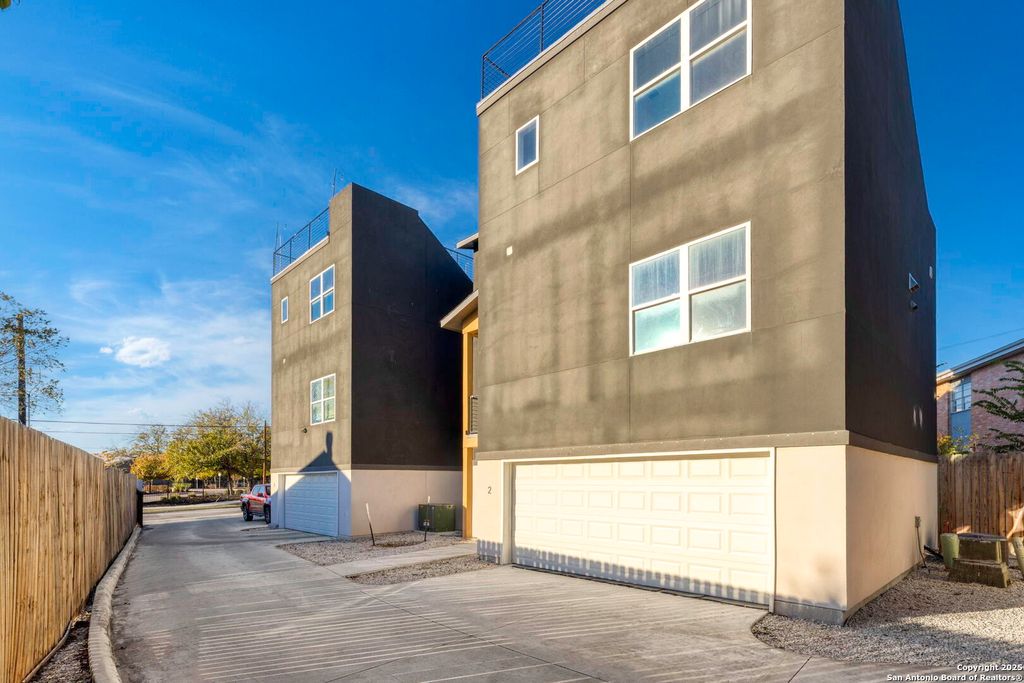 Photo of 100 Lewis St. BLDG #7, San Antonio, TX 78212 (MLS # 1927121)