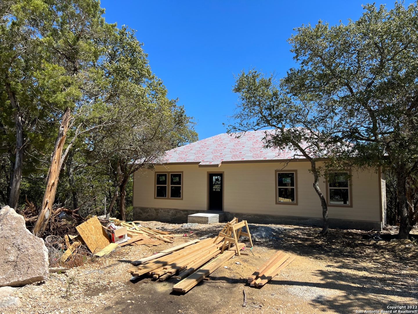 Photo 1 of 12 — 1526 WHISPERING HILLS DR, Canyon Lake, TX 78133