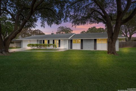 413 Cloudmont Dr Windcrest TX 78239