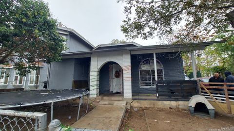 Photo of 119 Bank, San Antonio, TX 78204 (MLS # 1926651)