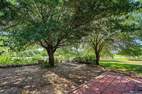 A home in Floresville